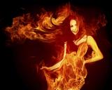 Žena v plameňoch